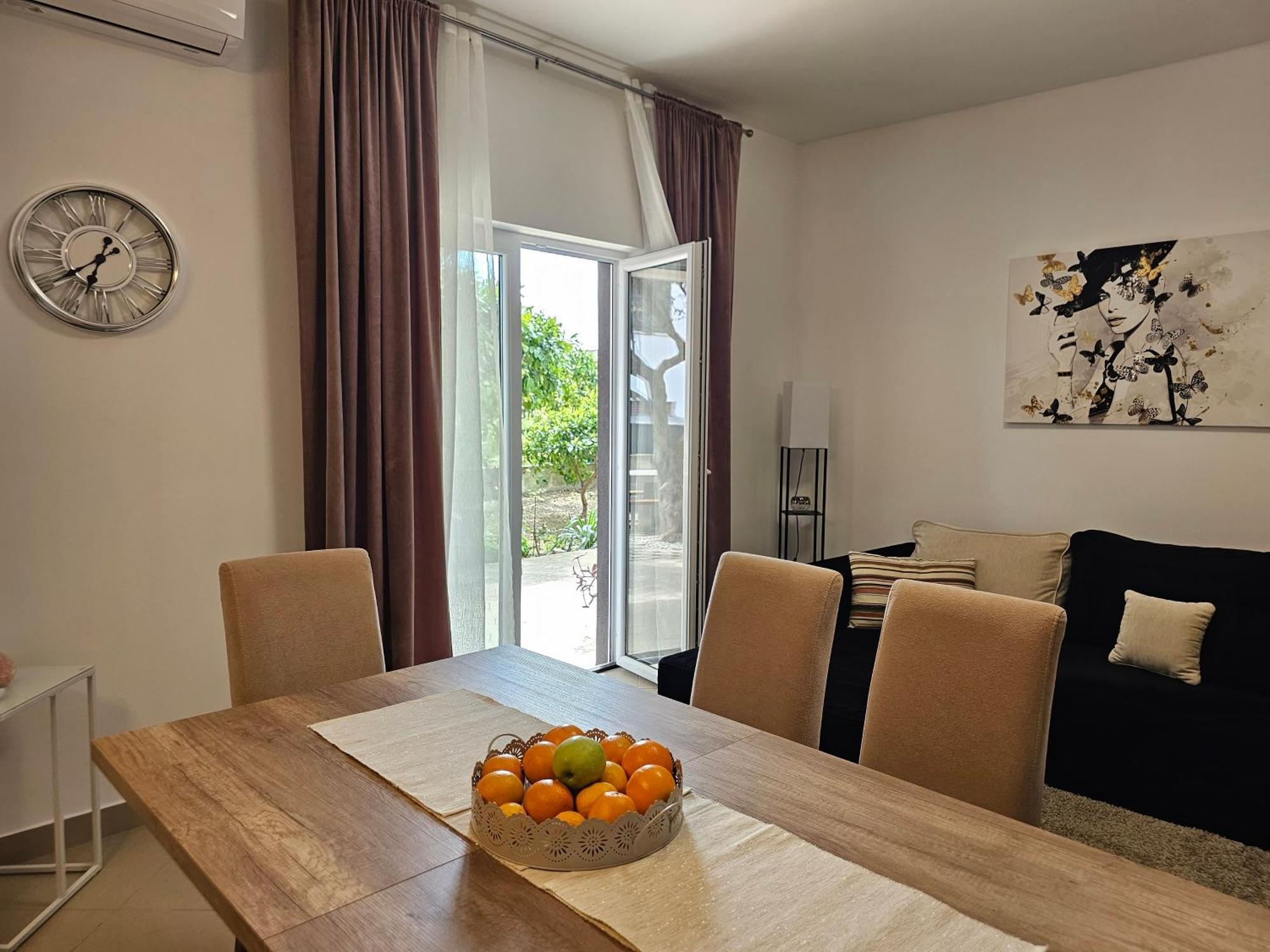 Dianna Apartment