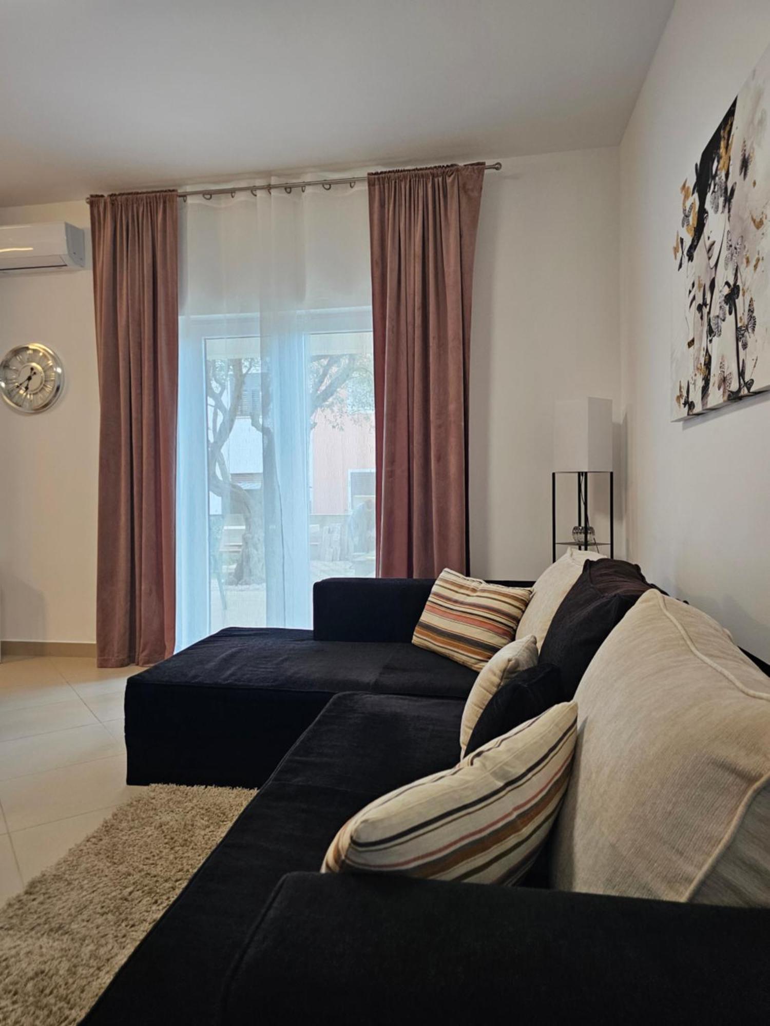 Dianna Apartment *